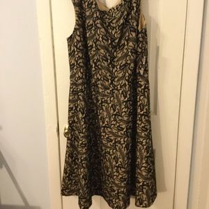 Gorgeous Tahari dress w/rhinestone detail! Size 18